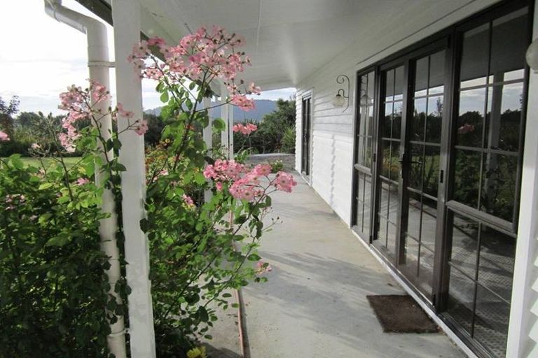 Photo of property in 61 Main Road, Harihari, 7884