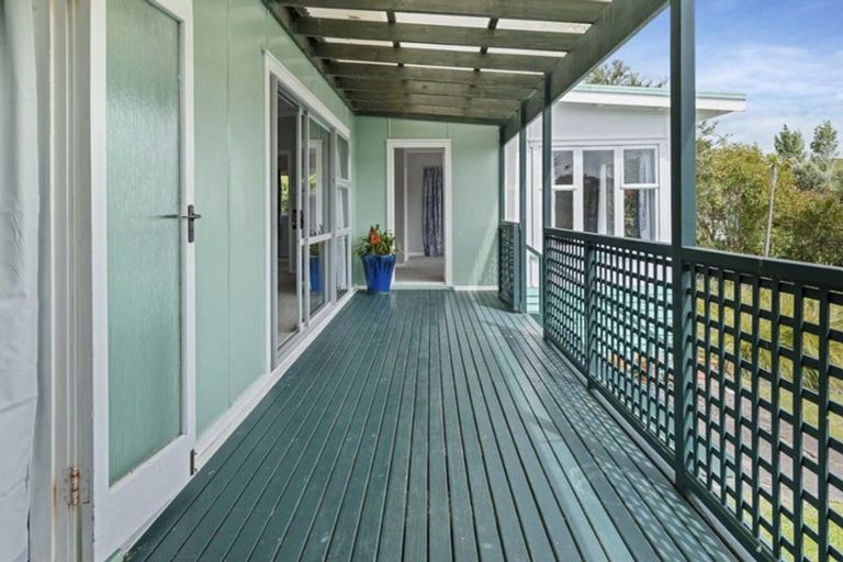 Photo of property in 22 Otanerua Road, Hatfields Beach, Orewa, 0931