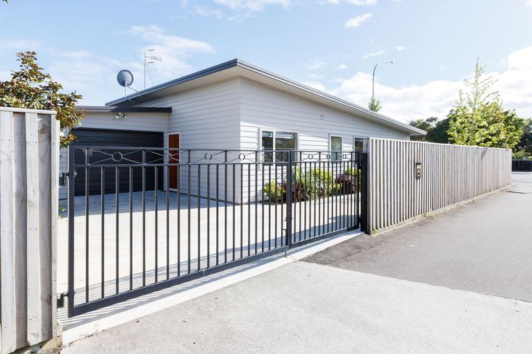 Photo of property in 145 Grey Street, Palmerston North, 4410