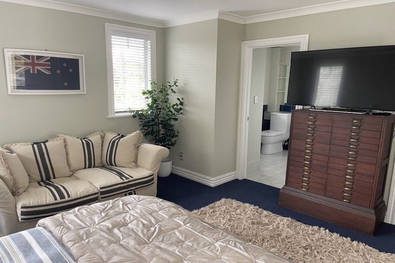 Photo of property in 44 Isobel Road, Greenhithe, Auckland, 0632