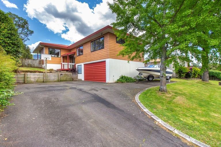 Photo of property in 33 Tawavale Street, Pukehangi, Rotorua, 3015