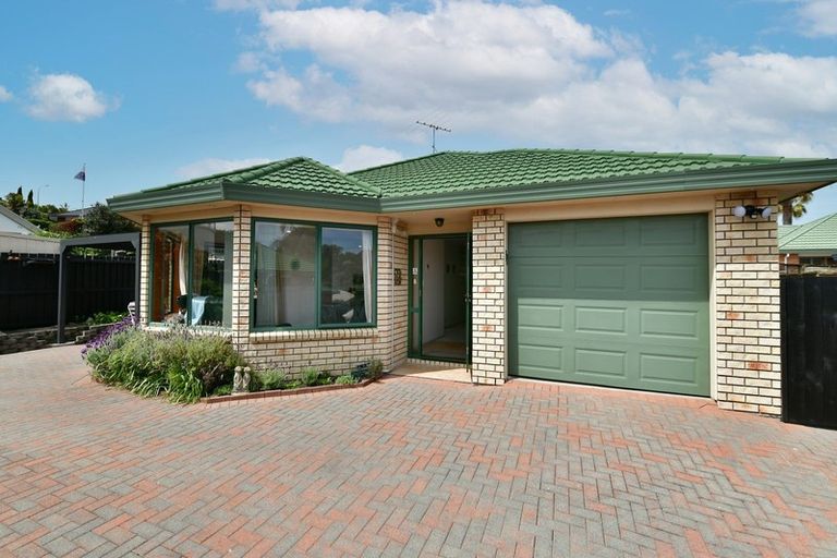 Photo of property in 24 Red Hibiscus Road, Stanmore Bay, Whangaparaoa, 0932