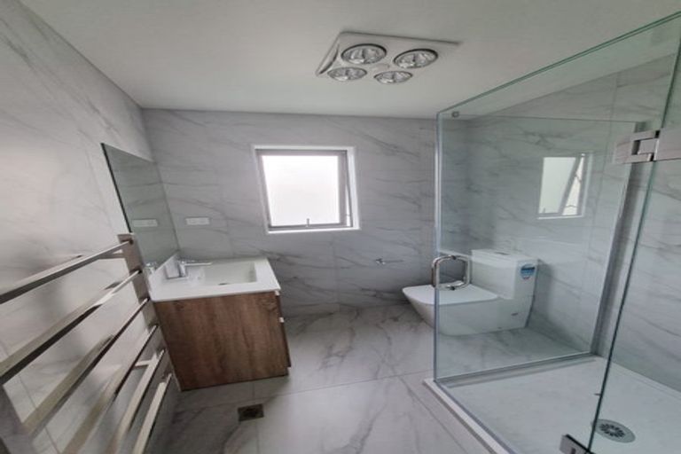 Photo of property in 45a Crestview Rise, Papakura, 2110