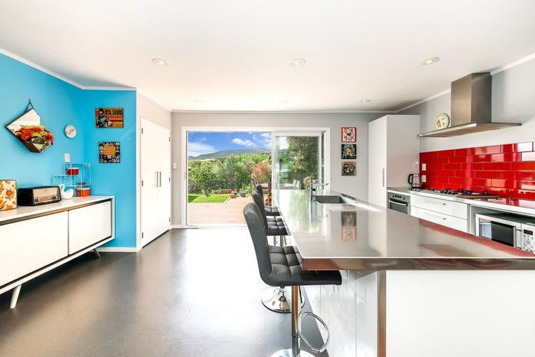 Photo of property in 106 Renown Road, Raumati South, Paraparaumu, 5032