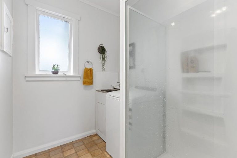 Photo of property in 383 Saint Aubyn Street, Moturoa, New Plymouth, 4310