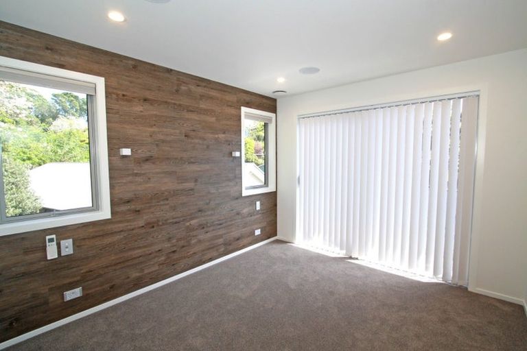 Photo of property in 5 Waterloo Place, Westown, New Plymouth, 4310