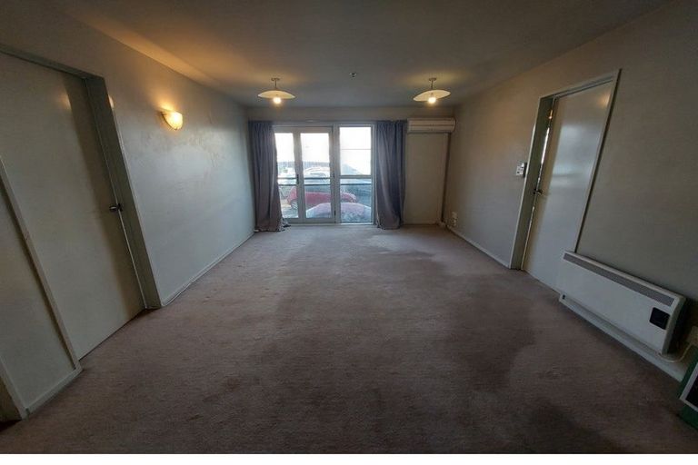 Photo of property in Elizabeth Street Chapel, 4/6 Elizabeth Street, Mount Victoria, Wellington, 6011