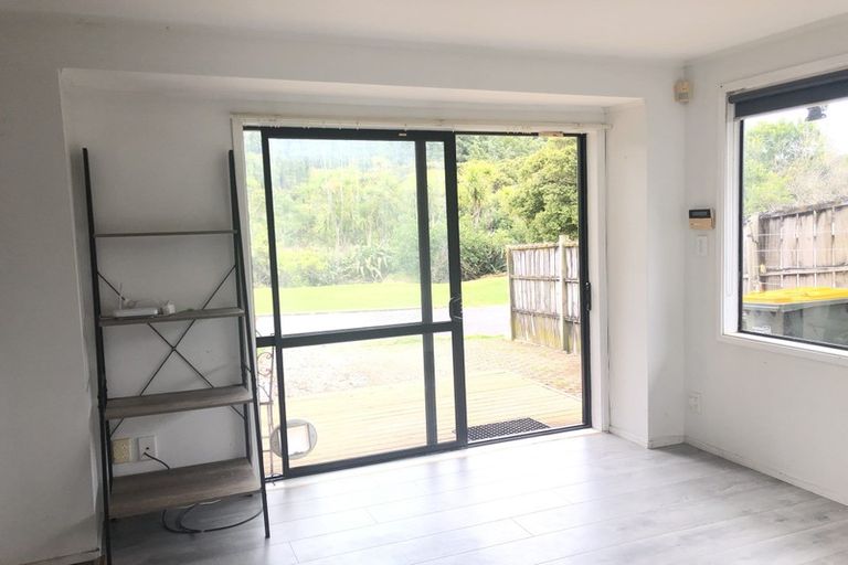 Photo of property in 1/13a Kitewao Street, Northcote, Auckland, 0627