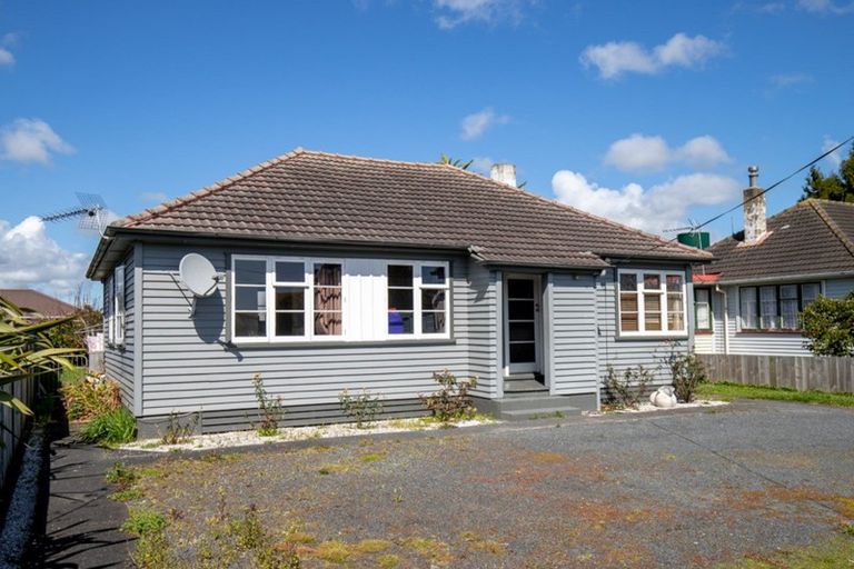 Photo of property in 9 Hayward Road, Ngatea, 3503