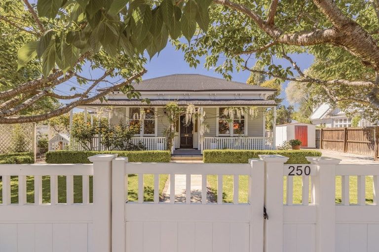 Photo of property in 1/250 Wilsons Road, Waltham, Christchurch, 8023