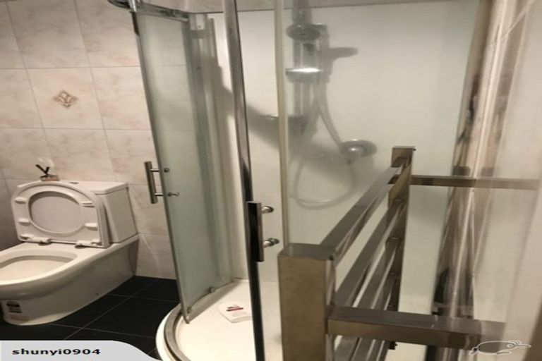 Photo of property in 1/50 Gladstone Road, Northcote, Auckland, 0627