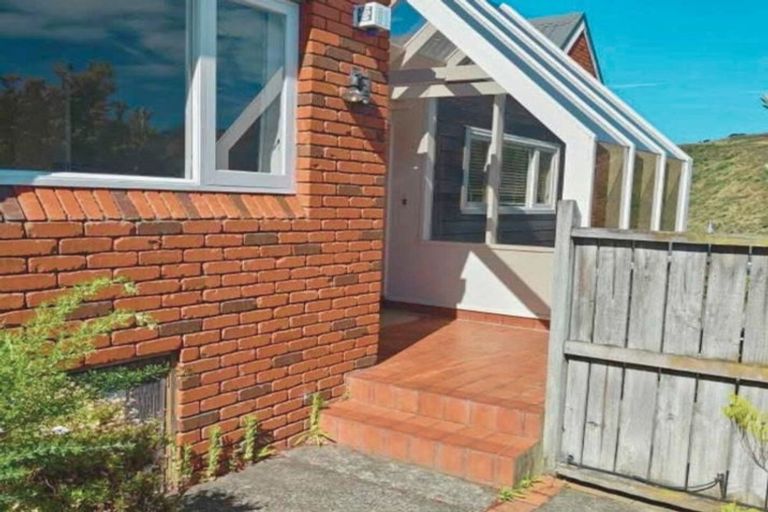 Photo of property in 28 Welland Place, Island Bay, Wellington, 6023