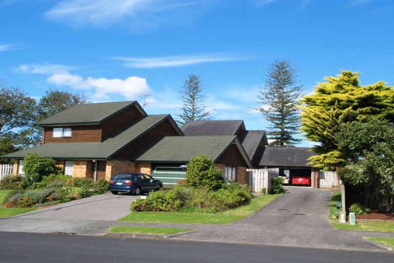 Photo of property in 1/6 Summermist Drive, Northpark, Auckland, 2013