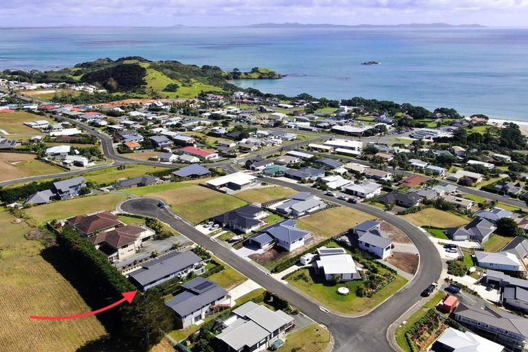 Photo of property in 27 Lori Lane, Coopers Beach, 0420