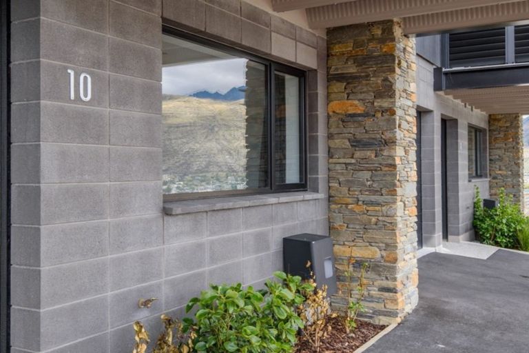 Photo of property in 10 Highlands Close, Queenstown, 9300