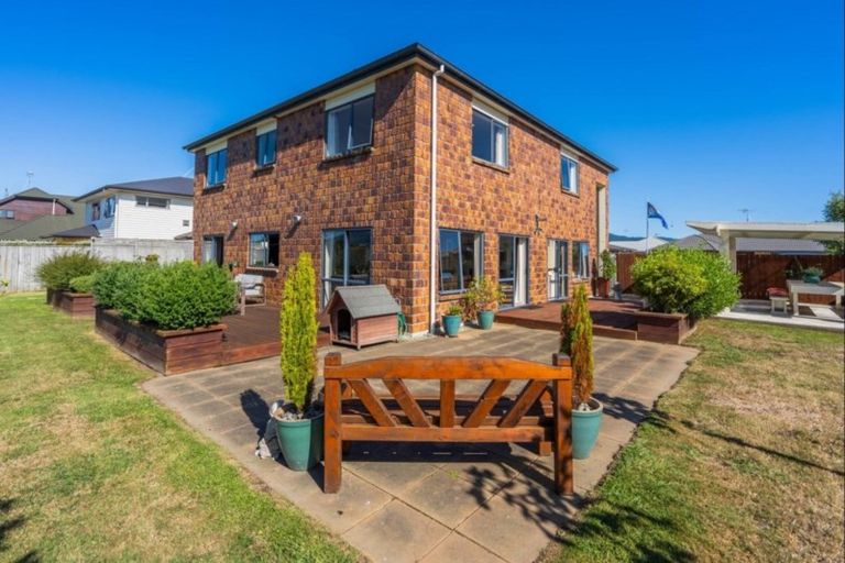 Photo of property in 11 Trusham Court, Paraparaumu, 5032