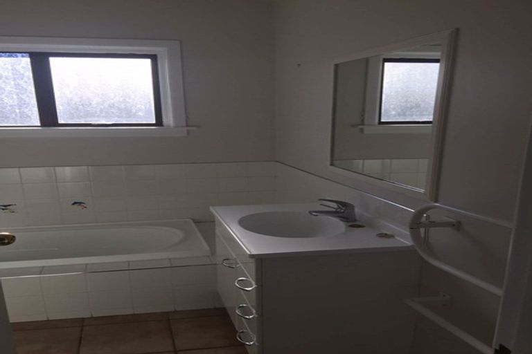 Photo of property in 24 Ravenna Street, Avonhead, Christchurch, 8042