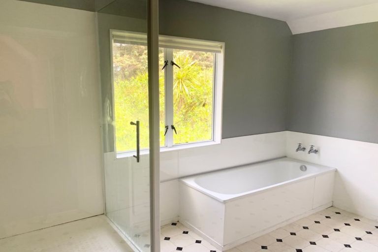 Photo of property in 150 Nixon Road, Taupaki, Henderson, 0782