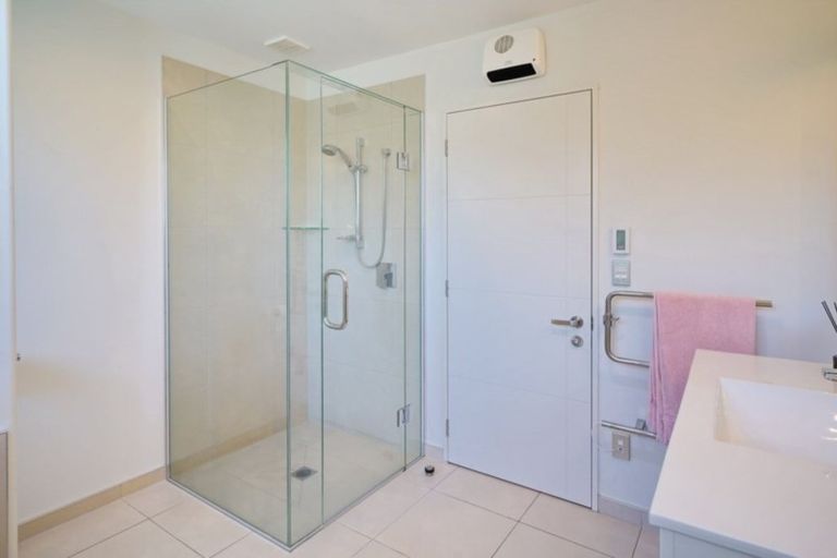 Photo of property in 28 Bank Street, Amberley, 7410