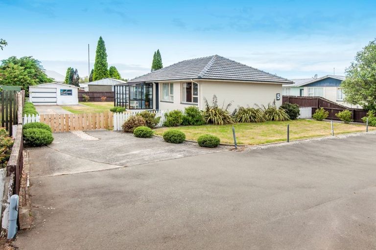 Photo of property in 5 Bermuda Drive, Hornby, Christchurch, 8042