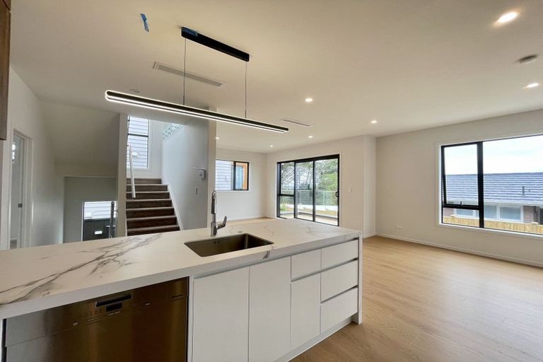 Photo of property in 91b Sunrise Avenue, Murrays Bay, Auckland, 0630