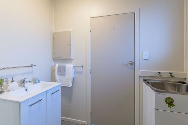 Photo of property in 6 Te Rauparaha Street, Otaki, 5512