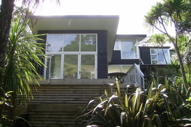 Photo of property in 53 Arapito Road, Titirangi, Auckland, 0604