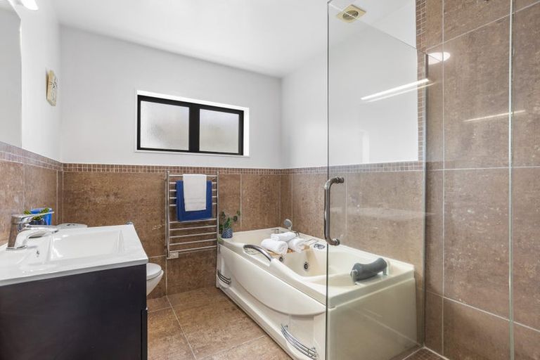 Photo of property in 105 Alec Craig Way, Gulf Harbour, Whangaparaoa, 0930