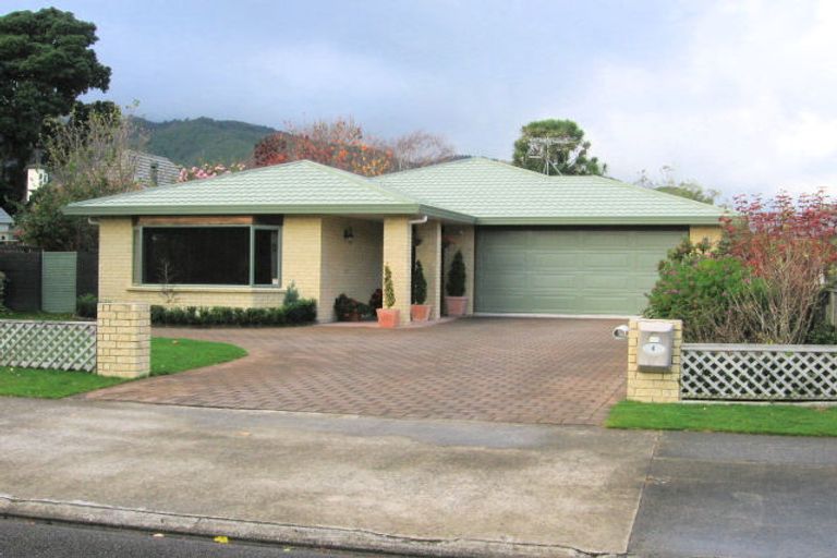 Photo of property in 4 Horopito Road, Waikanae, 5036