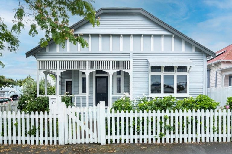Photo of property in 39 Nelson Crescent, Napier South, Napier, 4110