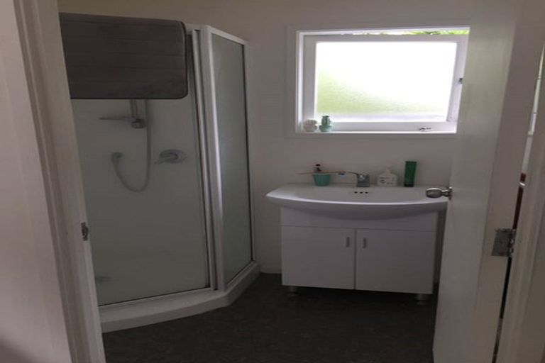 Photo of property in 6a Channel View Road, Campbells Bay, Auckland, 0630