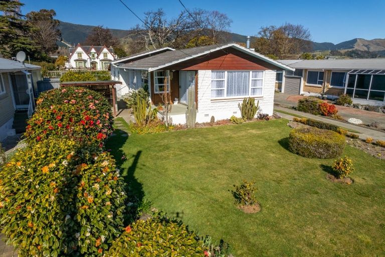 Photo of property in 20 Devon Street, Stoke, Nelson, 7011