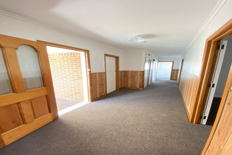 Photo of property in 30 Clayton Road, Manurewa, Auckland, 2102