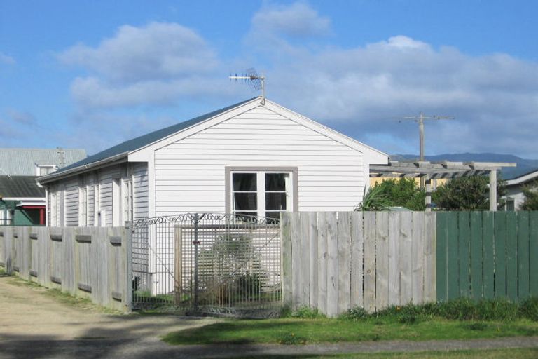 Photo of property in 134a Tutere Street, Waikanae Beach, Waikanae, 5036