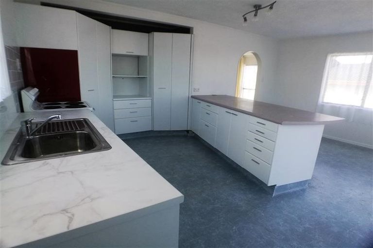 Photo of property in 53 Triangle Road, Massey, Auckland, 0614