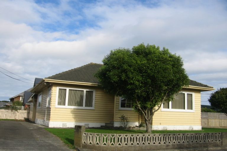 Photo of property in 5 Whites Line West, Woburn, Lower Hutt, 5010