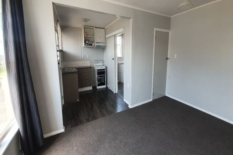 Photo of property in 2 Tiki Street, Castlecliff, Whanganui, 4501