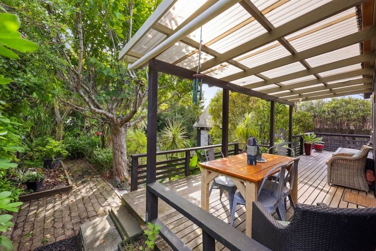 Photo of property in 4 Millen Place, Clarks Beach, 2122