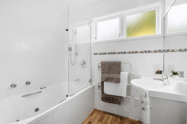 Photo of property in 8 Saint Annes Square, Tawa, Wellington, 5028