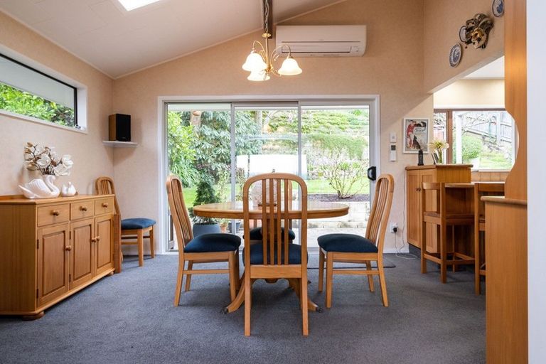 Photo of property in 8 Denholm Road, Hospital Hill, Napier, 4110
