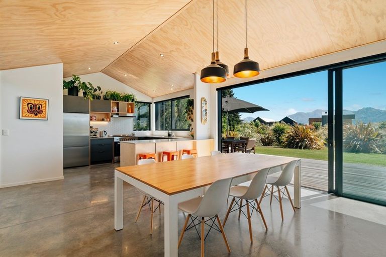 Photo of property in 19 Glenaray Crescent, Wanaka, 9305