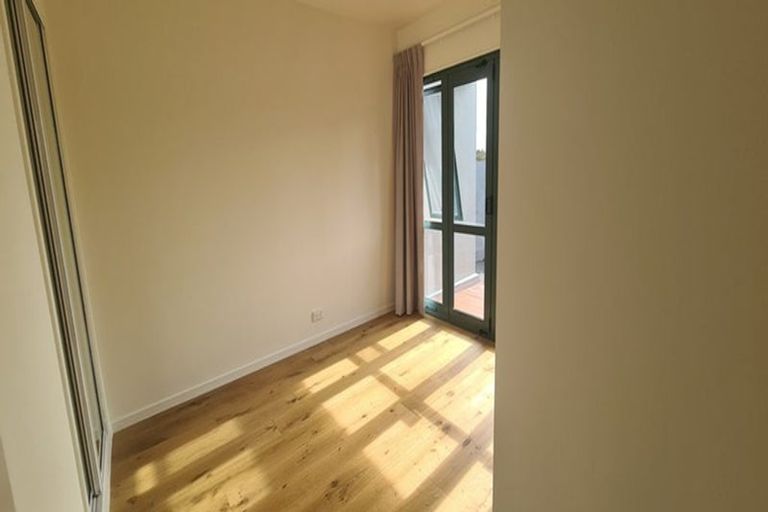 Photo of property in 4 Savoy Road, Orewa, 0931