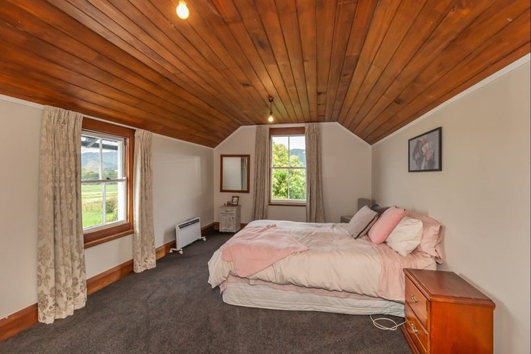 Photo of property in 73 Wakefield Road, Levin, 5571