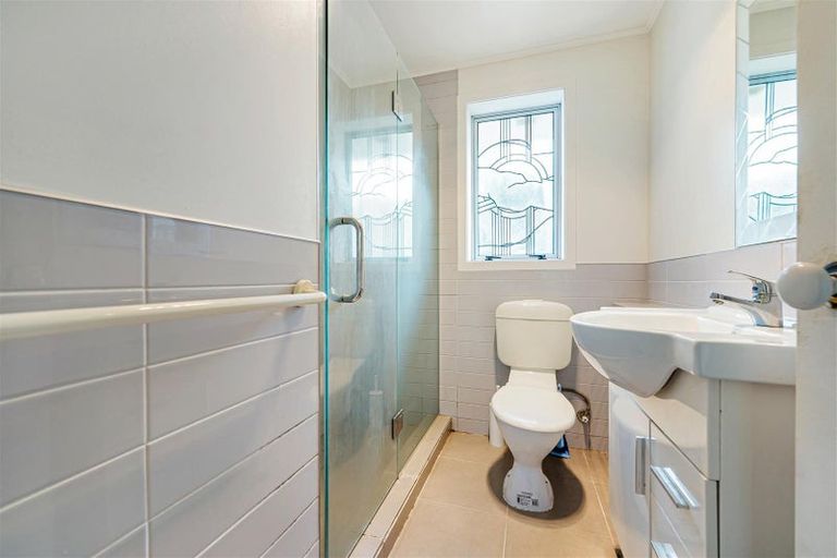 Photo of property in 2/375 Pakuranga Road, Pakuranga Heights, Auckland, 2010