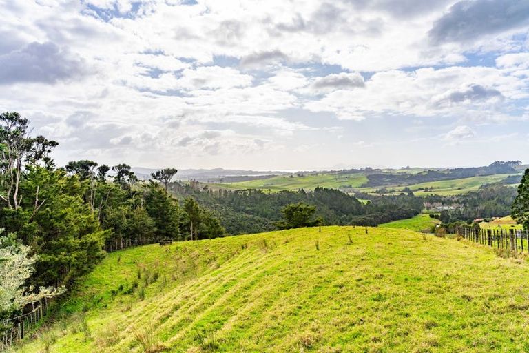 Photo of property in 174a Cames Road, Mangawhai, 0975