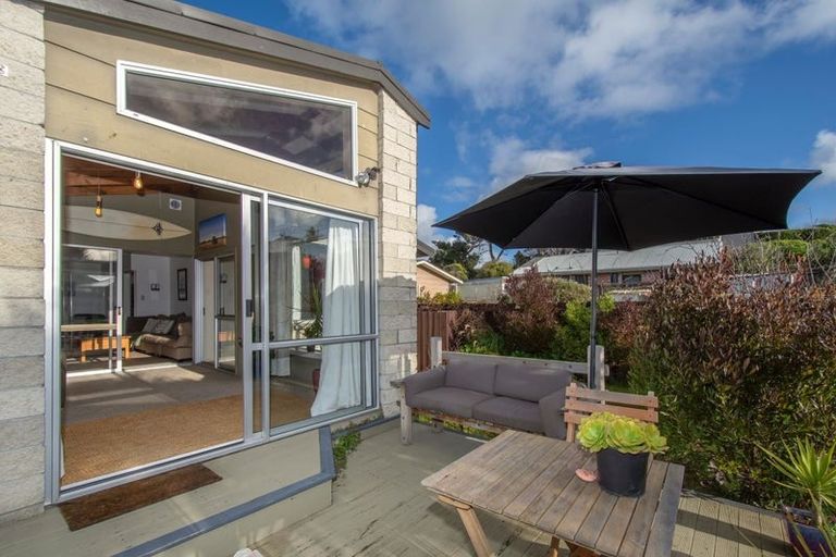 Photo of property in 56 Effingham Street, North New Brighton, Christchurch, 8083