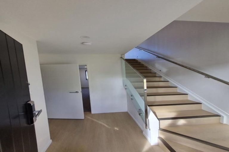 Photo of property in 1e Currey Crescent, Milford, Auckland, 0620