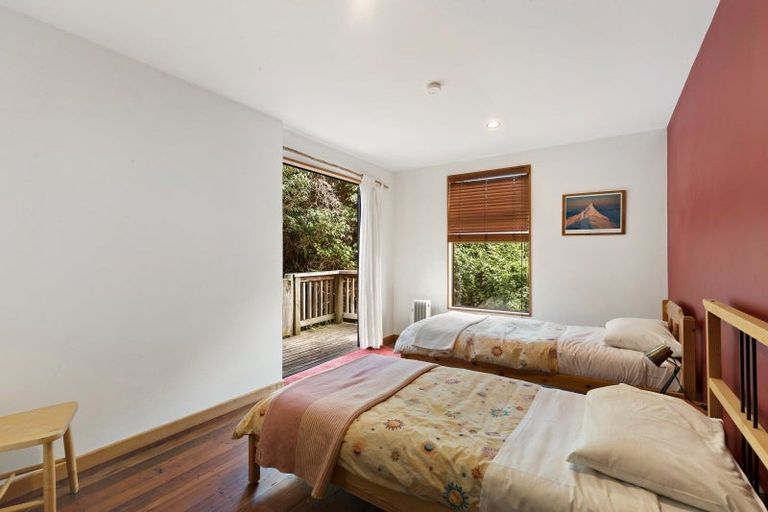 Photo of property in 10 Mckerrow Place, Sunshine Bay, Queenstown, 9300