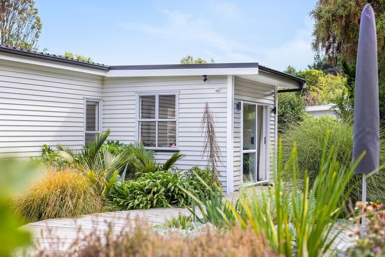 Photo of property in 50 Matai Road, Raumati South, Paraparaumu, 5032