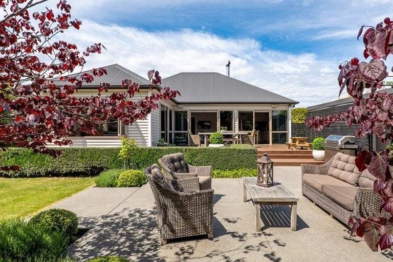 Photo of property in 40 Pitcairn Crescent, Bryndwr, Christchurch, 8053